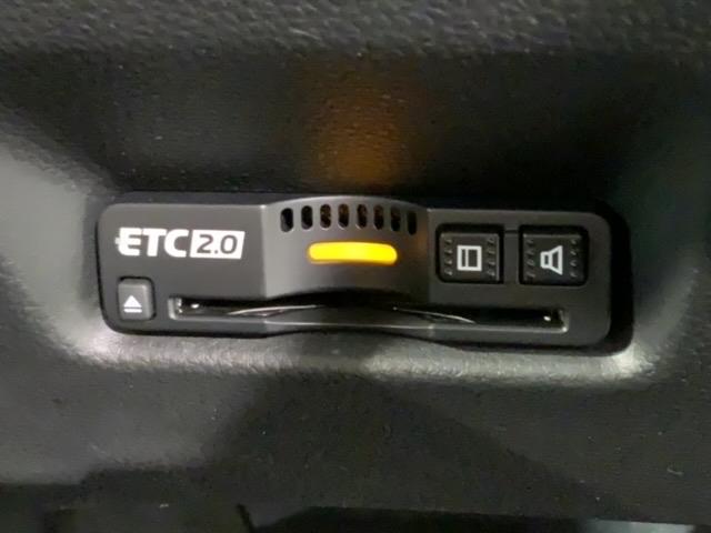 フィット ｅ：ＨＥＶリュクス　Ｈ　ＳＥＮＳＩＮＧ　革シ－ト　最長５年保証　ワンオーナー　純正ナビ　ＴＶ　Ｒカメラ　ＢＴオ－ディオ　ドラレコ　ＥＴＣ　ＬＥＤライト　ＶＳＡ　シートヒーター　クルコン　アルミ　フォグ　スマートキー（13枚目）
