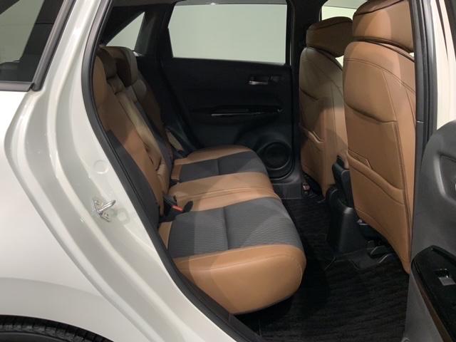 フィット ｅ：ＨＥＶリュクス　Ｈ　ＳＥＮＳＩＮＧ　革シ－ト　最長５年保証　ワンオーナー　純正ナビ　ＴＶ　Ｒカメラ　ＢＴオ－ディオ　ドラレコ　ＥＴＣ　ＬＥＤライト　ＶＳＡ　シートヒーター　クルコン　アルミ　フォグ　スマートキー（18枚目）