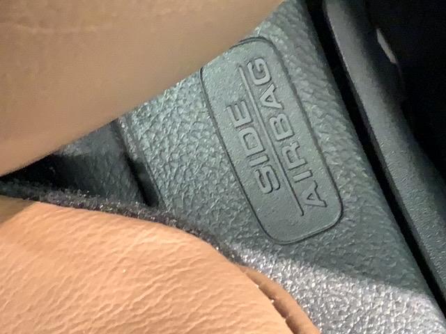 フィット ｅ：ＨＥＶリュクス　Ｈ　ＳＥＮＳＩＮＧ　革シ－ト　最長５年保証　ワンオーナー　純正ナビ　ＴＶ　Ｒカメラ　ＢＴオ－ディオ　ドラレコ　ＥＴＣ　ＬＥＤライト　ＶＳＡ　シートヒーター　クルコン　アルミ　フォグ　スマートキー（25枚目）