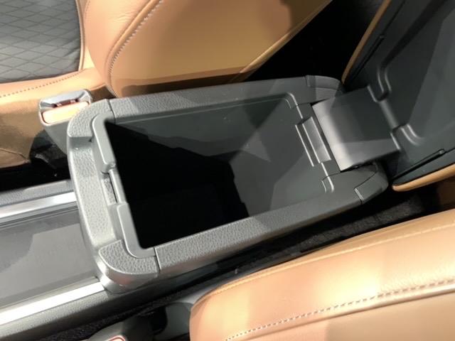 フィット ｅ：ＨＥＶリュクス　Ｈ　ＳＥＮＳＩＮＧ　革シ－ト　最長５年保証　ワンオーナー　純正ナビ　ＴＶ　Ｒカメラ　ＢＴオ－ディオ　ドラレコ　ＥＴＣ　ＬＥＤライト　ＶＳＡ　シートヒーター　クルコン　アルミ　フォグ　スマートキー（29枚目）