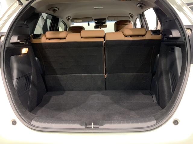 フィット ｅ：ＨＥＶリュクス　Ｈ　ＳＥＮＳＩＮＧ　革シ－ト　最長５年保証　ワンオーナー　純正ナビ　ＴＶ　Ｒカメラ　ＢＴオ－ディオ　ドラレコ　ＥＴＣ　ＬＥＤライト　ＶＳＡ　シートヒーター　クルコン　アルミ　フォグ　スマートキー（38枚目）