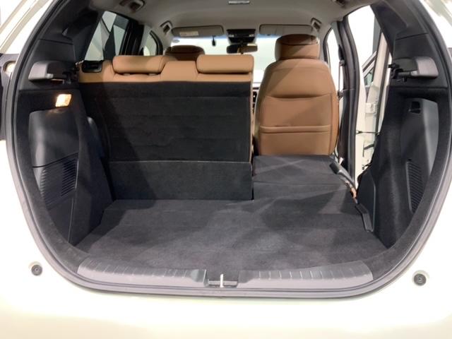 フィット ｅ：ＨＥＶリュクス　Ｈ　ＳＥＮＳＩＮＧ　革シ－ト　最長５年保証　ワンオーナー　純正ナビ　ＴＶ　Ｒカメラ　ＢＴオ－ディオ　ドラレコ　ＥＴＣ　ＬＥＤライト　ＶＳＡ　シートヒーター　クルコン　アルミ　フォグ　スマートキー（39枚目）