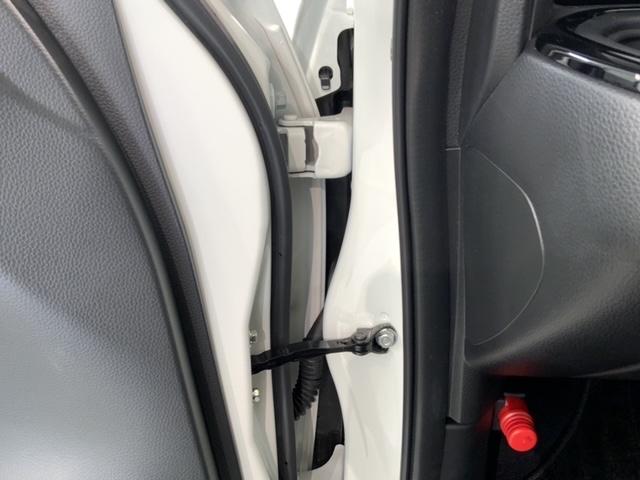 フィット ｅ：ＨＥＶリュクス　Ｈ　ＳＥＮＳＩＮＧ　革シ－ト　最長５年保証　ワンオーナー　純正ナビ　ＴＶ　Ｒカメラ　ＢＴオ－ディオ　ドラレコ　ＥＴＣ　ＬＥＤライト　ＶＳＡ　シートヒーター　クルコン　アルミ　フォグ　スマートキー（42枚目）