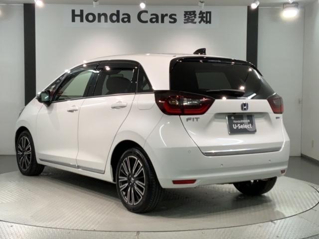 フィット ｅ：ＨＥＶリュクス　Ｈ　ＳＥＮＳＩＮＧ　革シ－ト　最長５年保証　ワンオーナー　純正ナビ　ＴＶ　Ｒカメラ　ＢＴオ－ディオ　ドラレコ　ＥＴＣ　ＬＥＤライト　ＶＳＡ　シートヒーター　クルコン　アルミ　フォグ　スマートキー（48枚目）