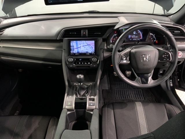 シビック ハッチバック　ホンダセンシング　Ｈ　ＳＥＮＳＩＮＧ　最長５年保証　ワンオーナー　ナビ　ＴＶ　Ｒカメラ　ＣＤ録音　ＢＴオ－ディオ　ＤＶＤ　ＥＴＣ　ＬＥＤライト　ＶＳＡ　シートヒーター　クルコン　アルミ　フォグ　スマートキー（9枚目）