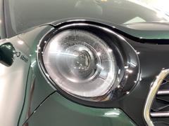 ＬＥＤヘッドライトは、点灯の瞬間から最大光量を発揮し、突然暗くなるトンネルなどでの安定感を高めます。 7