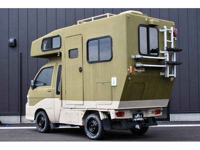 ジャンボ　４ＷＤ　キャンピング仕様　バンクベッド　外部電源入力　ＦＦヒーター　インバーター　２ＷＡＹアイソレータ　サブバッテリー　走行充電　シャワールーム　シンク　コンセント７個ヒッチメンバー(17枚目)