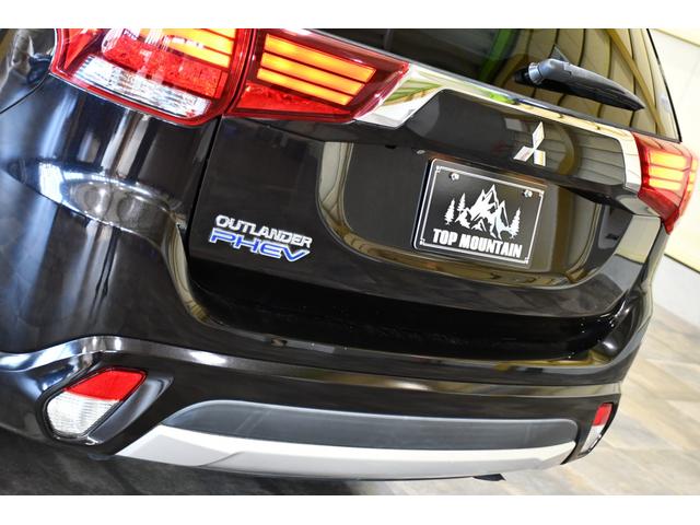 アウトランダーＰＨＥＶ Ｇセーフティパッケージ　ＰＨＥＶ　切替４ＷＤ　リフトアップ　ＷＥＤＳ１７ＡＷ　ＴＯＹＯタイヤ　　ＣＵＲＴラック　ハーフレザーシート　シートヒーター　マルチアラウンドモニター　ＥＴＣ　ＡＣ１００Ｖ１５００Ｗ給電（41枚目）