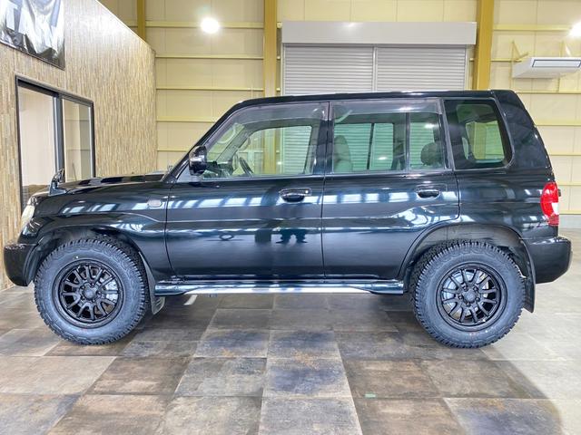 パジェロイオ アクティブフィールドエディション１．８　４ＷＤ　５人乗り　エアコン　新品社外１６インチホイール　新品ブロックタイヤ装着済み　ＤＶＤナビ　キーレス　ＥＴＣ（9枚目）