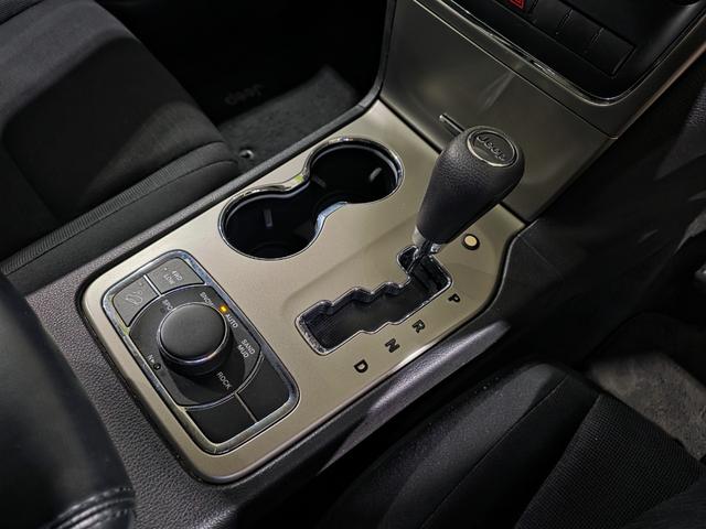 ジープ・グランドチェロキー ラレード　４ＷＤ　純正ブラックアウトホイール　電動シート　ＥＴＣ　バックカメラ　サイドカメラ　フロントカメラ　ＨＤＤナビ（27枚目）
