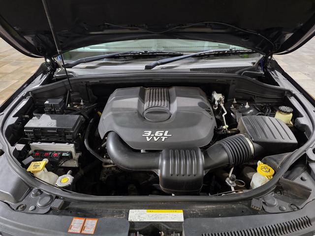 ジープ・グランドチェロキー ラレード　４ＷＤ　純正ブラックアウトホイール　電動シート　ＥＴＣ　バックカメラ　サイドカメラ　フロントカメラ　ＨＤＤナビ（33枚目）