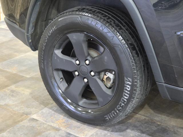ジープ・グランドチェロキー ラレード　４ＷＤ　純正ブラックアウトホイール　電動シート　ＥＴＣ　バックカメラ　サイドカメラ　フロントカメラ　ＨＤＤナビ（35枚目）