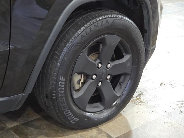 ジープ・グランドチェロキー ラレード　４ＷＤ　純正ブラックアウトホイール　電動シート　ＥＴＣ　バックカメラ　サイドカメラ　フロントカメラ　ＨＤＤナビ（45枚目）