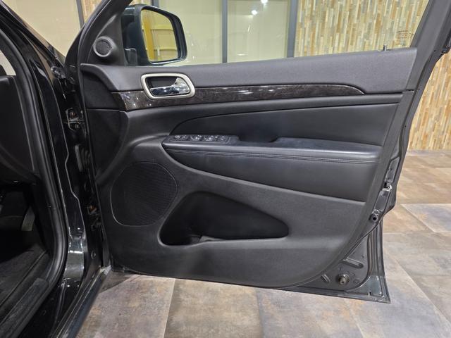 ジープ・グランドチェロキー ラレード　４ＷＤ　純正ブラックアウトホイール　電動シート　ＥＴＣ　バックカメラ　サイドカメラ　フロントカメラ　ＨＤＤナビ（58枚目）