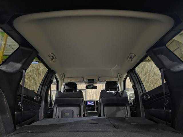 ジープ・グランドチェロキー ラレード　４ＷＤ　純正ブラックアウトホイール　電動シート　ＥＴＣ　バックカメラ　サイドカメラ　フロントカメラ　ＨＤＤナビ（62枚目）