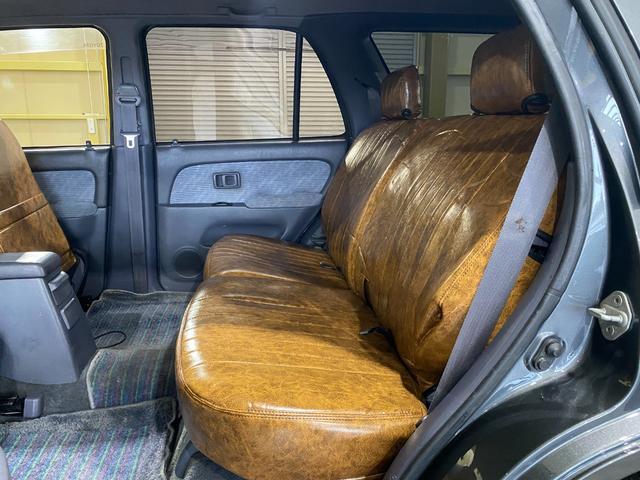 ハイラックスサーフ ＳＳＲ－Ｘ　ワイド　切替４ＷＤ　ワンオーナー車　２インチリフトアップ　ガンメタ全塗装済み　ＴＯＰＭＯＵＮＴＡＩＮ１７インチＡＷ　ジオランダーＸ－ＡＴ　クラシックグリル　ヴィンテージシートカバー　ＬＥＤヘッド・テール・（52枚目）