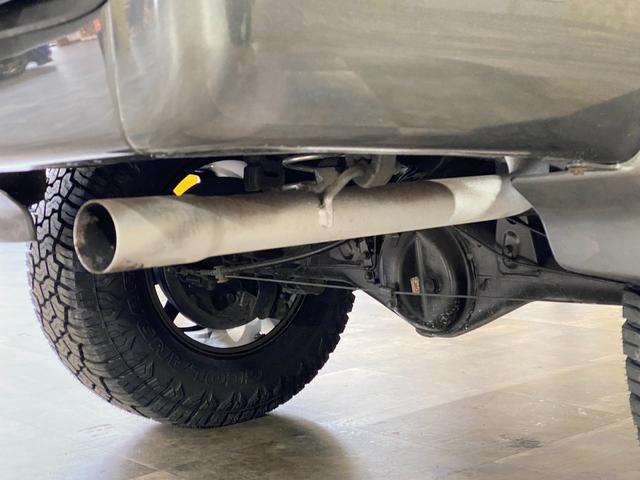 ハイラックスサーフ ＳＳＲ－Ｘ　ワイド　切替４ＷＤ　ワンオーナー車　２インチリフトアップ　ガンメタ全塗装済み　ＴＯＰＭＯＵＮＴＡＩＮ１７インチＡＷ　ジオランダーＸ－ＡＴ　クラシックグリル　ヴィンテージシートカバー　ＬＥＤヘッド・テール・（55枚目）