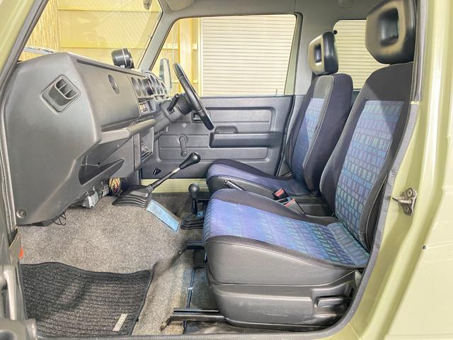 ジムニー 　５ＭＴ　３インチリフトアップ　ＲＳプロダクトブローオフバルブ　ブーストスプリング　社外マフラー　オートゲージ製油温・ブースト・油圧計　燃料タンクガード　アルミ削り出しエアコンパネル　前後社外バンパー（24枚目）