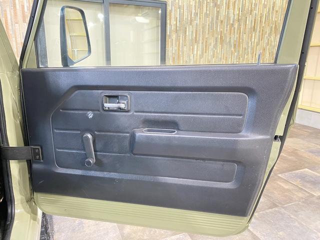 ジムニー 　５ＭＴ　３インチリフトアップ　ＲＳプロダクトブローオフバルブ　ブーストスプリング　社外マフラー　オートゲージ製油温・ブースト・油圧計　燃料タンクガード　アルミ削り出しエアコンパネル　前後社外バンパー（38枚目）