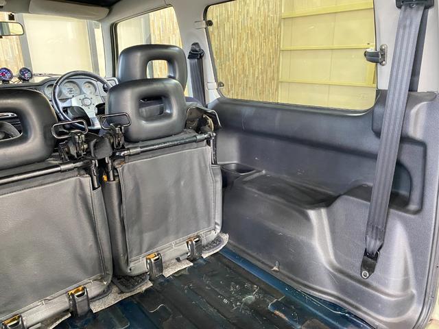 ジムニー 　５ＭＴ　３インチリフトアップ　ＲＳプロダクトブローオフバルブ　ブーストスプリング　社外マフラー　オートゲージ製油温・ブースト・油圧計　燃料タンクガード　アルミ削り出しエアコンパネル　前後社外バンパー（41枚目）