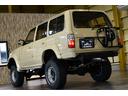 ランドクルーザー８０ ＶＸリミテッド　４ＷＤ　サンルーフ　リフトアップ　社外１６ＡＷ　デュアルショック　サファリシュノーケル　ＡＲＢエアロッカー　社外ＳＤナビ　フルセグ　Ｂカメラ　ＬＥＤヘッド　センターデフロック　クルコン　オートライト（4枚目）