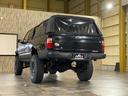 TOYOTA HILUX SPORTS PICK UP