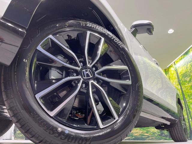 ヴェゼル ｅ：ＨＥＶ　Ｚ　登録済未使用車　バックカメラ　衝突被害軽減システム　アダプティブクルーズコントロール　コーナーセンサー　スマートキー　ＬＥＤヘッド　ビルトインＥＴＣ　オートハイビーム（13枚目）