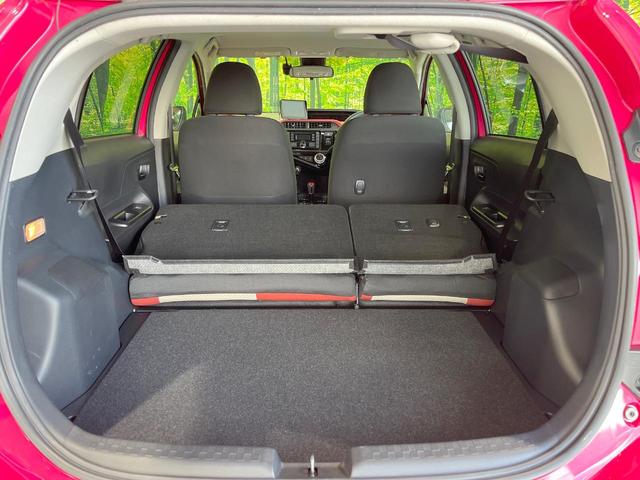 アクア S 衝突被害軽減システム 禁煙車 ドラレコ コーナーセンサー スマートキー シートヒーター ETC オートハイビーム オートライト オートエアコン ポータブルナビ CD 車線逸脱警報(10枚目)