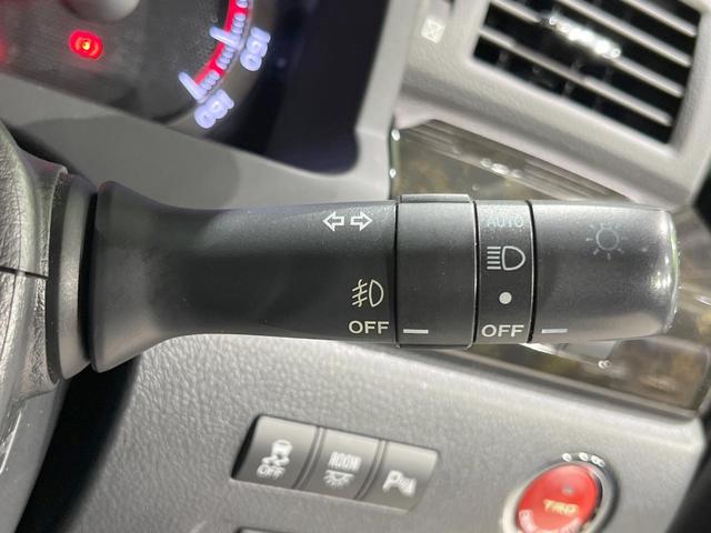 アルファード ２４０Ｓ　タイプゴールドＩＩ　フルエアロ　両側電動ドア　ＢＩＢ－Ｘ９型ナビ　後席モニター　バックカメラ　禁煙車　電動リアゲート　ハーフレザーシート　コーナーセンサー　スマートキー　ＨＩＤヘッド　ビルトインＥＴＣ　クルコン（46枚目）