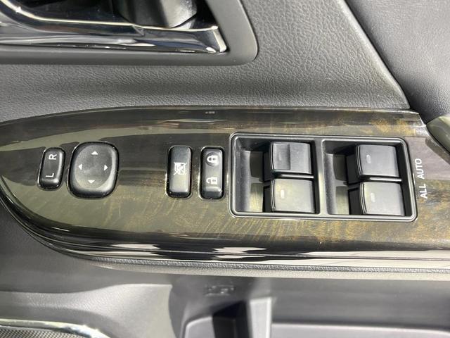 アルファード ２４０Ｓ　タイプゴールドＩＩ　フルエアロ　両側電動ドア　ＢＩＢ－Ｘ９型ナビ　後席モニター　バックカメラ　禁煙車　電動リアゲート　ハーフレザーシート　コーナーセンサー　スマートキー　ＨＩＤヘッド　ビルトインＥＴＣ　クルコン（47枚目）