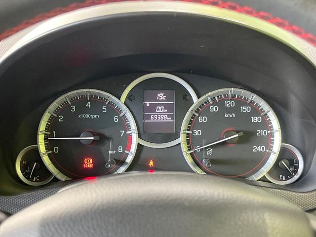 スイフトスポーツ ベースグレード MT車 禁煙車 スマートキー クルコン HIDヘッドライト オートエアコン 純正14インチアルミ トラクションコントロール プライバシーガラス 横滑り防止装置 電動格納ミラー(45枚目)