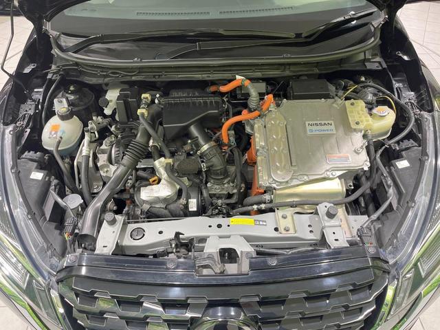 キックス Ｘ　純正９型ナビ　全周囲カメラ　衝突被害軽減システム　レーダークルーズ　禁煙車　ハーフレザーシート　ドラレコ　コーナーセンサー　スマートキー　ＬＥＤヘッド　ルーフレール　ビルトインＥＴＣ　車線逸脱警報（18枚目）