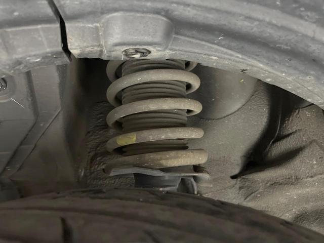 キックス Ｘ　純正９型ナビ　全周囲カメラ　衝突被害軽減システム　レーダークルーズ　禁煙車　ハーフレザーシート　ドラレコ　コーナーセンサー　スマートキー　ＬＥＤヘッド　ルーフレール　ビルトインＥＴＣ　車線逸脱警報（21枚目）