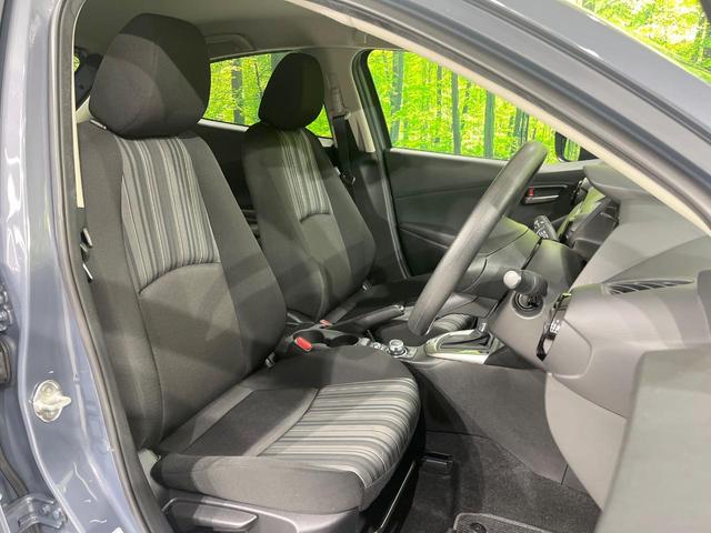 MAZDA2 15S スマートエディション 純正8型ナビ 全周囲カメラ 衝突被害軽減システム 禁煙車 ドラレコ コーナーセンサー スマートキー ビルトインETC オートライト オートエアコン Bluetooth CD DVD再生 フルセグ(8枚目)