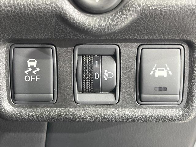 ノート X DIG-S 純正SDナビ 衝突被害軽減システム 禁煙車 スマートキー ETC オートライト オートエアコン CD DVD再生 フルセグ プライバシーガラス ドアバイザー(26枚目)