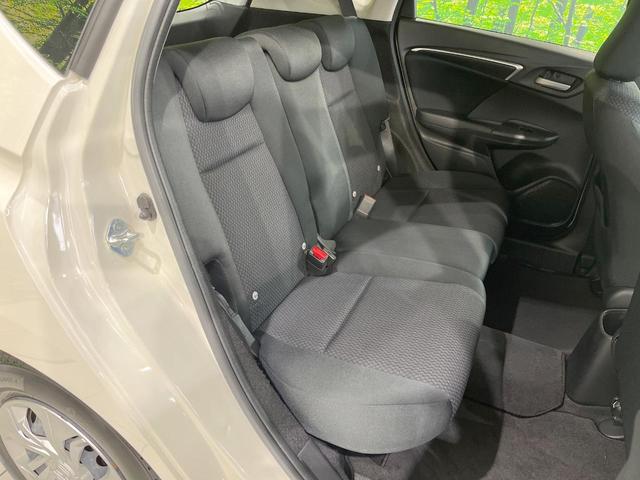 後部座席も気になるようなキズ・汚れやへたり等、大きなダメージはなく、良好な状態です。