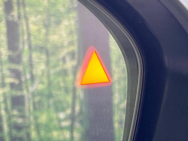 ノート Ｓ　純正９インチＳＤナビ　全周囲カメラ　衝突被害軽減システム　禁煙車　コーナーセンサー　スマートキー　ＬＥＤヘッド　オートハイビーム　オートライト　オートエアコン　Ｂｌｕｅｔｏｏｔｈ　ＣＤ　フルセグ（6枚目）