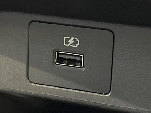 ノート Ｓ　純正９インチＳＤナビ　全周囲カメラ　衝突被害軽減システム　禁煙車　コーナーセンサー　スマートキー　ＬＥＤヘッド　オートハイビーム　オートライト　オートエアコン　Ｂｌｕｅｔｏｏｔｈ　ＣＤ　フルセグ（30枚目）