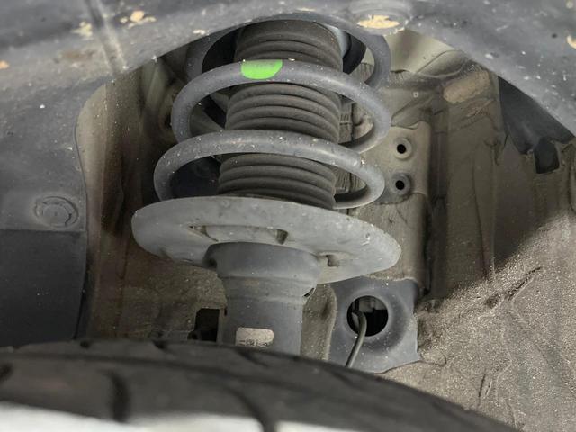 スイフト ハイブリッドRS 純正9型ナビ 全周囲カメラ 衝突被害軽減システム 禁煙車 シートヒーター ドラレコ コーナーセンサー スマートキー LEDヘッド ビルトインETC 純正16インチアルミ 車線逸脱警報(20枚目)