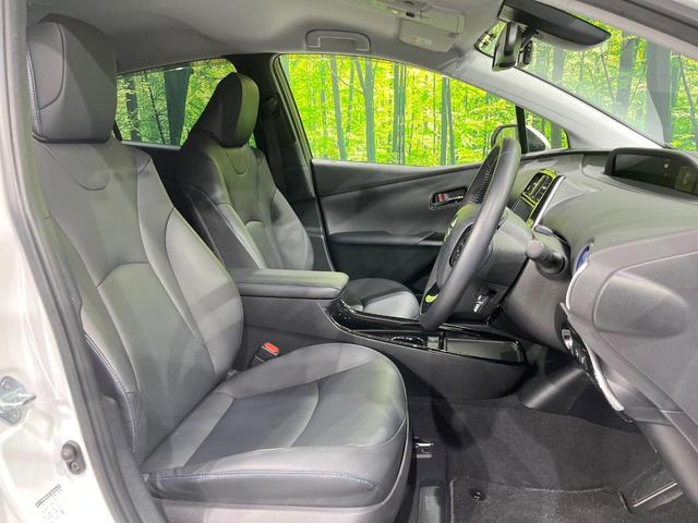 プリウス Ａツーリングセレクション　純正９型ナビ　バックカメラ　衝突被害軽減システム　レーダークルーズ　禁煙車　レザーシート　パワーシート　ドラレコ　コーナーセンサー　スマートキー　ＬＥＤヘッド　ビルトインＥＴＣ（8枚目）