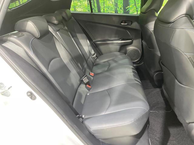 プリウス Ａツーリングセレクション　純正９型ナビ　バックカメラ　衝突被害軽減システム　レーダークルーズ　禁煙車　レザーシート　パワーシート　ドラレコ　コーナーセンサー　スマートキー　ＬＥＤヘッド　ビルトインＥＴＣ（9枚目）