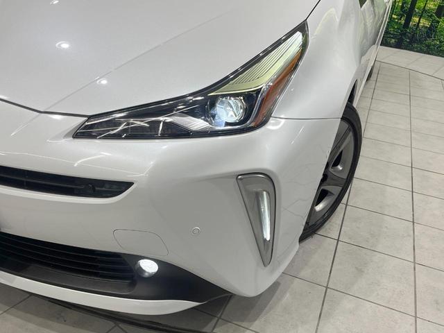 プリウス Ａツーリングセレクション　純正９型ナビ　バックカメラ　衝突被害軽減システム　レーダークルーズ　禁煙車　レザーシート　パワーシート　ドラレコ　コーナーセンサー　スマートキー　ＬＥＤヘッド　ビルトインＥＴＣ（12枚目）