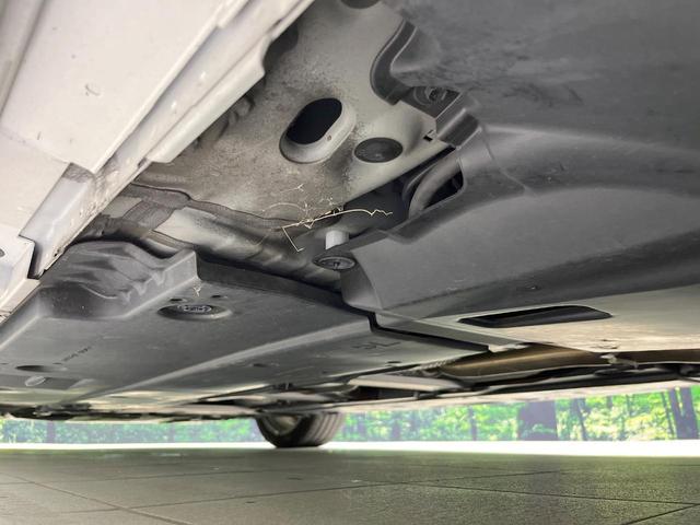 プリウス Ａツーリングセレクション　純正９型ナビ　バックカメラ　衝突被害軽減システム　レーダークルーズ　禁煙車　レザーシート　パワーシート　ドラレコ　コーナーセンサー　スマートキー　ＬＥＤヘッド　ビルトインＥＴＣ（21枚目）