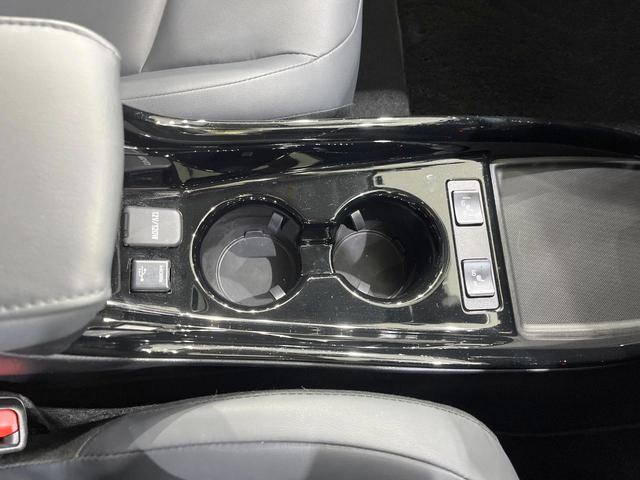 プリウス Ａツーリングセレクション　純正９型ナビ　バックカメラ　衝突被害軽減システム　レーダークルーズ　禁煙車　レザーシート　パワーシート　ドラレコ　コーナーセンサー　スマートキー　ＬＥＤヘッド　ビルトインＥＴＣ（39枚目）