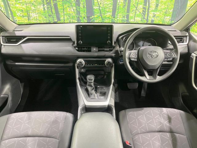 ＲＡＶ４ ハイブリッドＸ　純正８型ＤＡ　バックカメラ　衝突被害軽減システム　レーダークルーズ　禁煙車　ドラレコ　コーナーセンサー　スマートキー　ＬＥＤヘッド　ビルトインＥＴＣ　純正１８インチアルミ（2枚目）