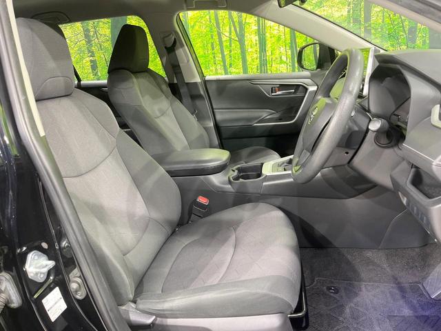 ＲＡＶ４ ハイブリッドＸ　純正８型ＤＡ　バックカメラ　衝突被害軽減システム　レーダークルーズ　禁煙車　ドラレコ　コーナーセンサー　スマートキー　ＬＥＤヘッド　ビルトインＥＴＣ　純正１８インチアルミ（8枚目）