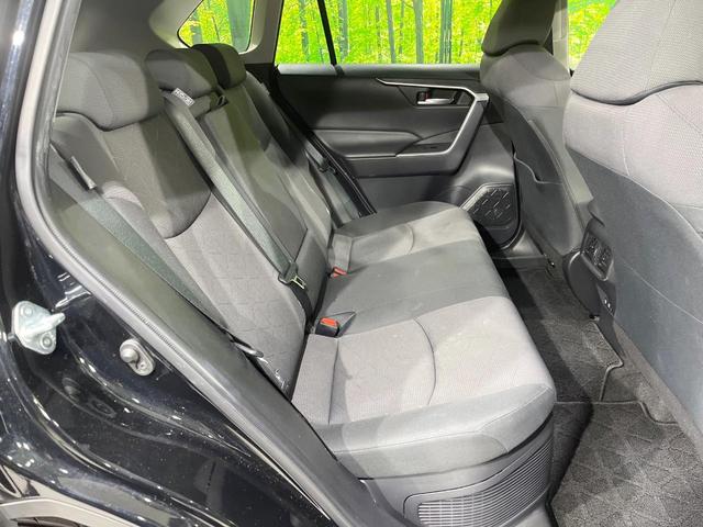 ＲＡＶ４ ハイブリッドＸ　純正８型ＤＡ　バックカメラ　衝突被害軽減システム　レーダークルーズ　禁煙車　ドラレコ　コーナーセンサー　スマートキー　ＬＥＤヘッド　ビルトインＥＴＣ　純正１８インチアルミ（9枚目）