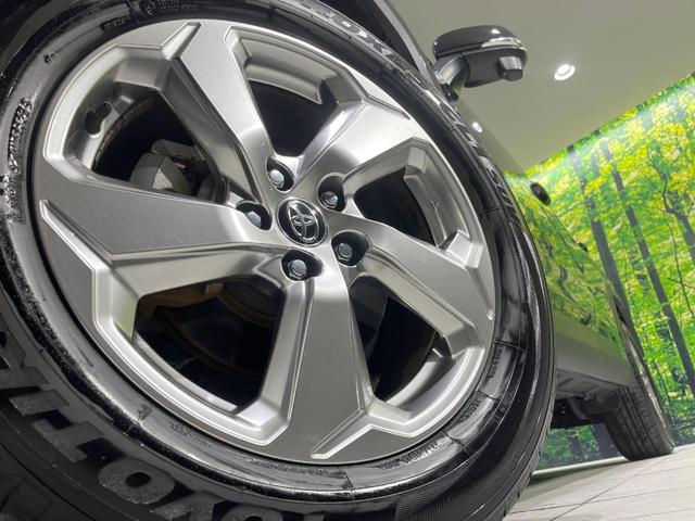 ＲＡＶ４ ハイブリッドＸ　純正８型ＤＡ　バックカメラ　衝突被害軽減システム　レーダークルーズ　禁煙車　ドラレコ　コーナーセンサー　スマートキー　ＬＥＤヘッド　ビルトインＥＴＣ　純正１８インチアルミ（13枚目）