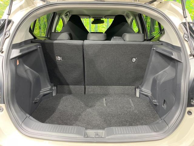 アクア Ｘ　純正ディスプレイオーディオ　バックカメラ　衝突被害軽減システム　レーダークルーズ　禁煙車　ＬＥＤヘッド　ビルトインＥＴＣ　オートハイビーム　オートライト　オートエアコン　Ｂｌｕｅｔｏｏｔｈ（10枚目）