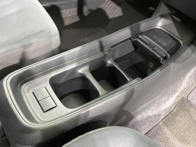 アクア Ｘ　純正ディスプレイオーディオ　バックカメラ　衝突被害軽減システム　レーダークルーズ　禁煙車　ＬＥＤヘッド　ビルトインＥＴＣ　オートハイビーム　オートライト　オートエアコン　Ｂｌｕｅｔｏｏｔｈ（34枚目）